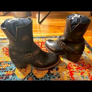 Brand new Carlito black boots, size 8 Freebirds